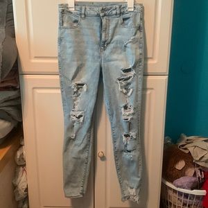 AE- high waisted ripped jeans
